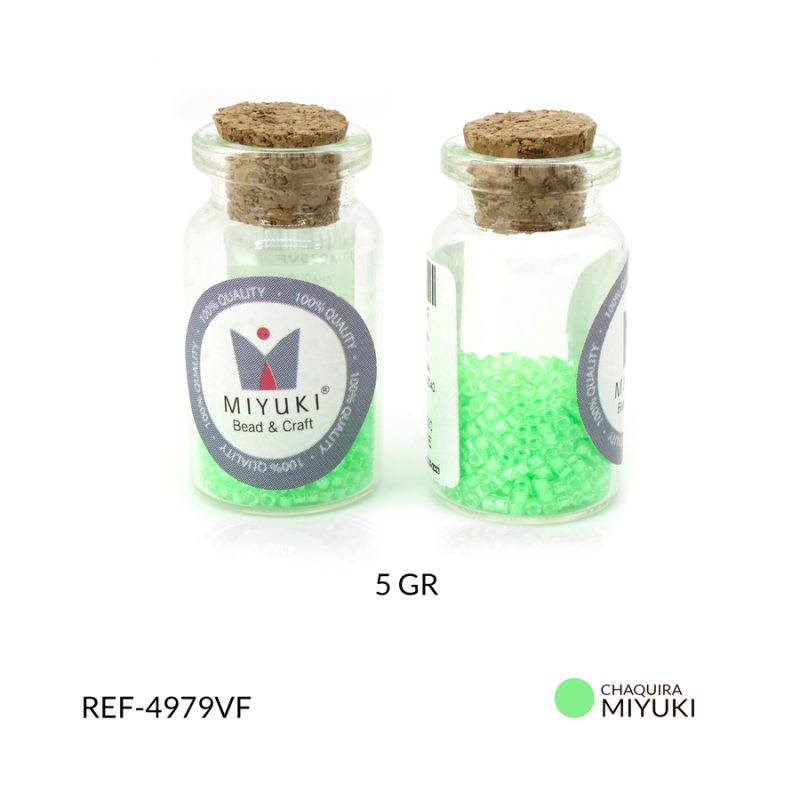 Chaquira miyuki inyectada verde florescente / x 5 gramos aproximado / Ref-4979VF / Ref-4979VF
