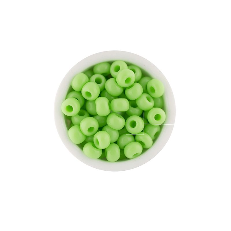 Chaquira checa mate verde Lima #8 / paquete 25 gramos / REF-496048P